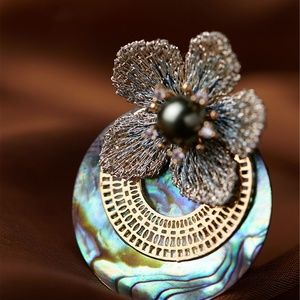 retro females flower badge brooch creative bride